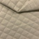 Tissu d’ameublement matelassé en cuir PU à motif losange 5x5 - beige clair