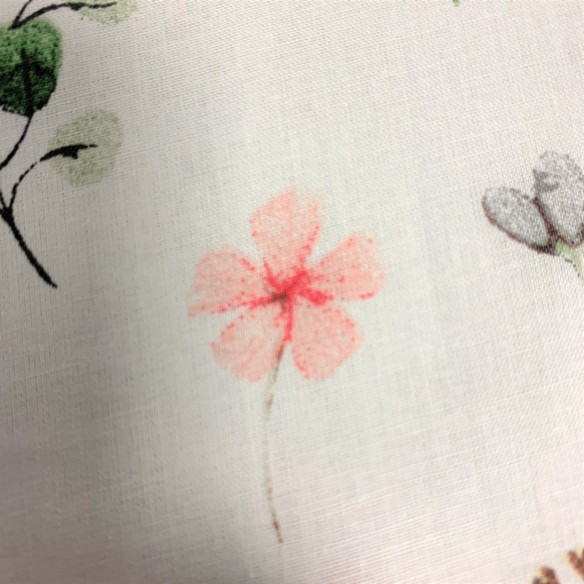 Tissu en coton - Fleurs, feuilles et brindilles