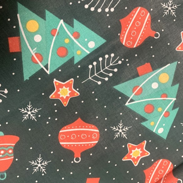 Tissu Coton - Sapins et Boules de Noël sur Vert