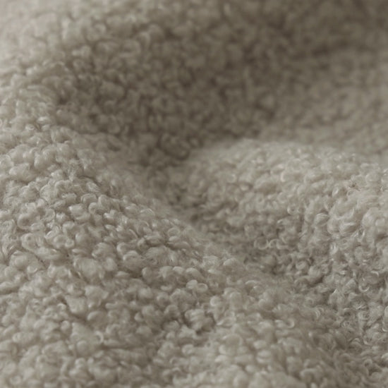 Charger la vidéo : Tissu d’ameublement NOW OR NEVER RECYCLED Velours - Blanc
